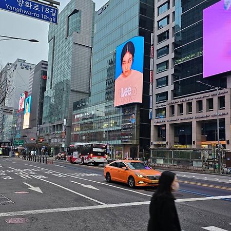 Hongdae Residence-2 1Min From Hongik Uni Station Exit #1 ソウル特別市 エクステリア 写真
