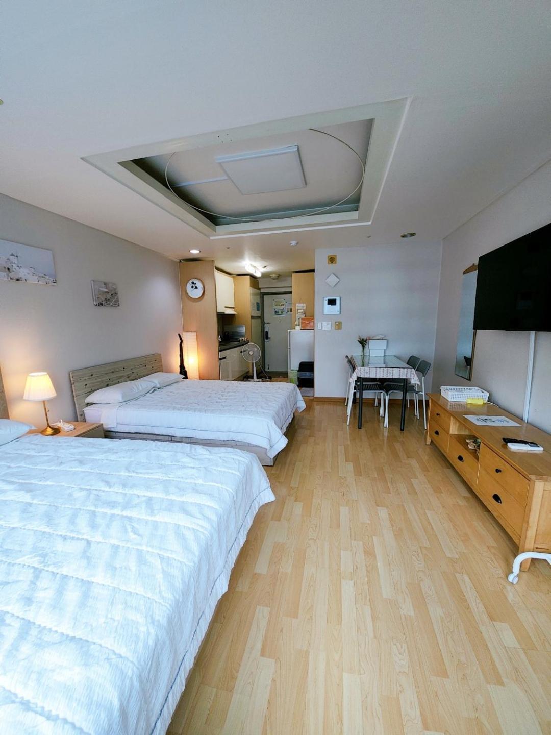 Hongdae Residence-2 1Min From Hongik Uni Station Exit #1 ソウル特別市 エクステリア 写真