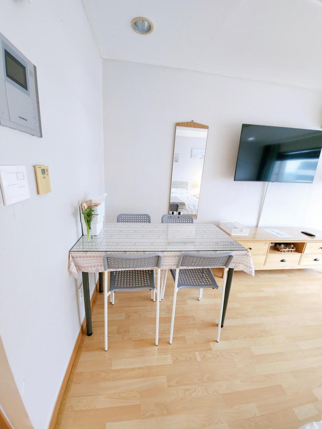 Hongdae Residence-2 1Min From Hongik Uni Station Exit #1 ソウル特別市 エクステリア 写真