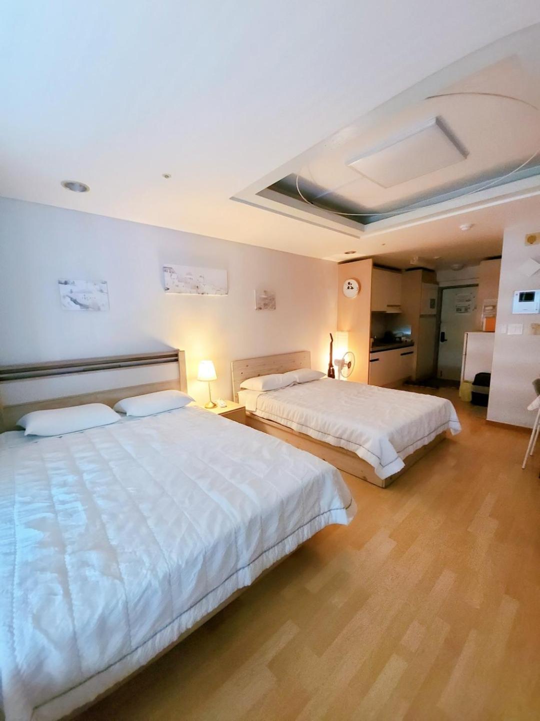 Hongdae Residence-2 1Min From Hongik Uni Station Exit #1 ソウル特別市 エクステリア 写真